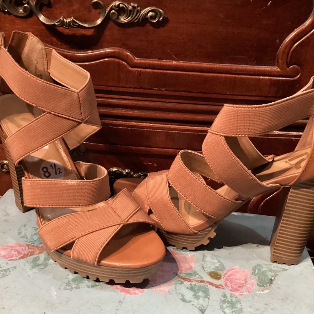 COPY - Tan heeled strapped sandals